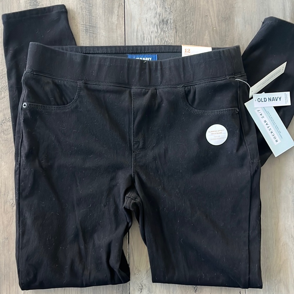 Women’s Black Old Navy Rockstar sz 12 tapered leg elastic waist back pockets NWT